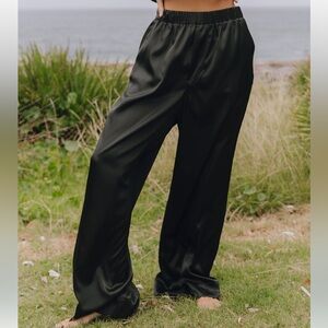 DAILY DRILLS NWOT Silky Resort Pants - Black